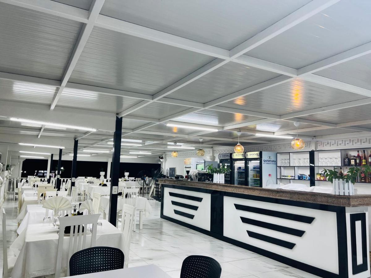 Ujvara Hotel Golem  Bagian luar foto
