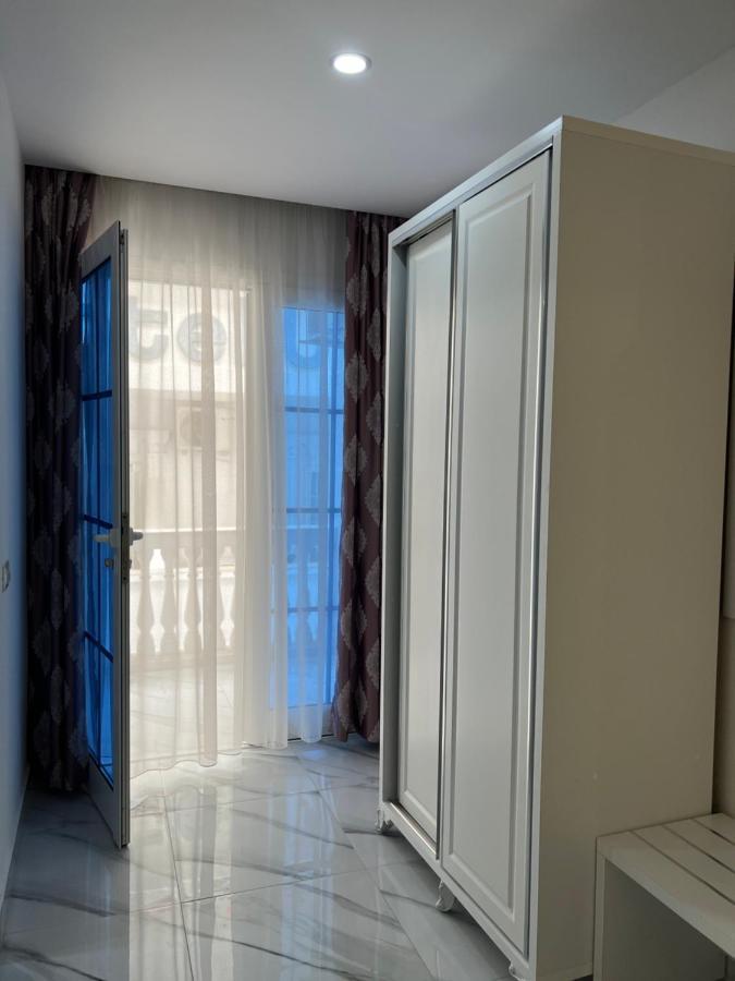 Ujvara Hotel Golem  Bagian luar foto
