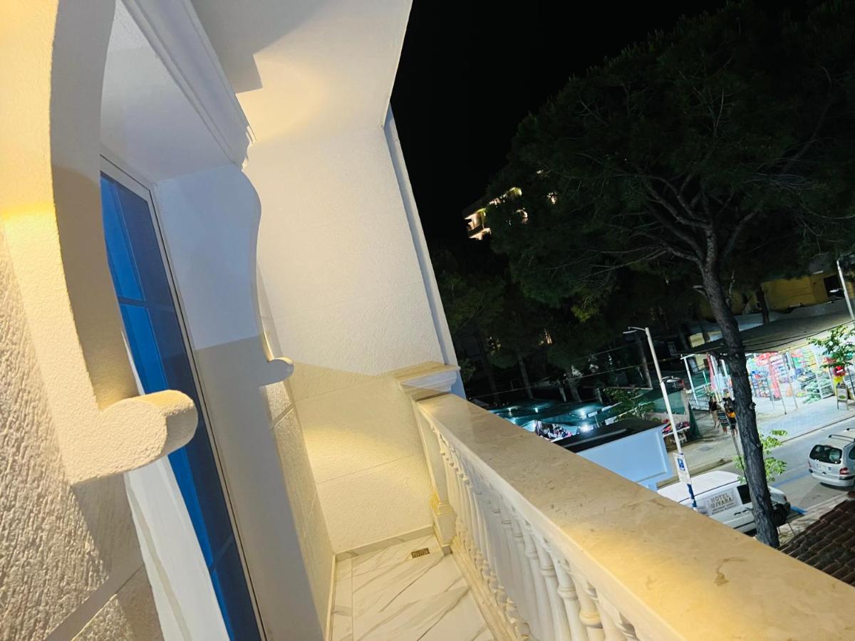 Ujvara Hotel Golem  Bagian luar foto