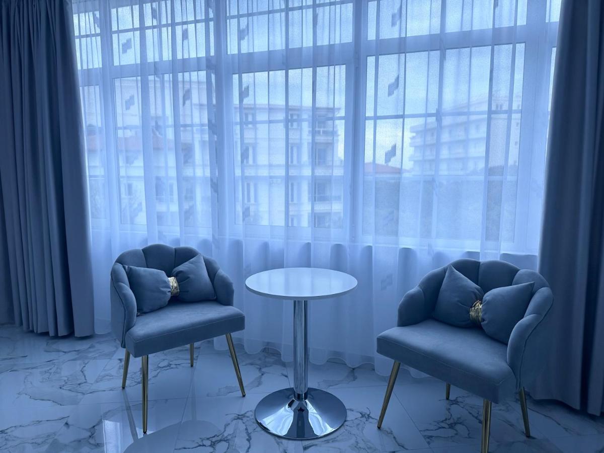 Ujvara Hotel Golem  Bagian luar foto