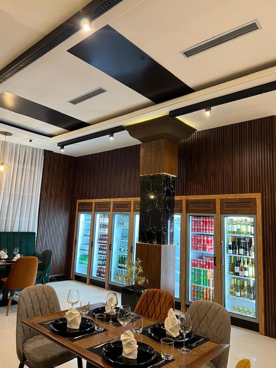 Ujvara Hotel Golem  Bagian luar foto