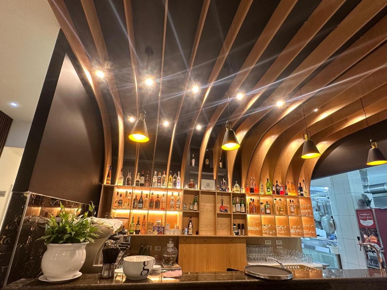 Ujvara Hotel Golem  Bagian luar foto