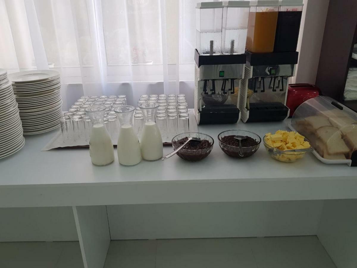 Ujvara Hotel Golem  Bagian luar foto